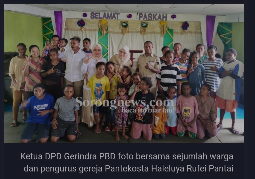 Bahagianya Jemaat Gereja Ini Saat di Datangi Perwakilan Presiden Terpilih Prabowo